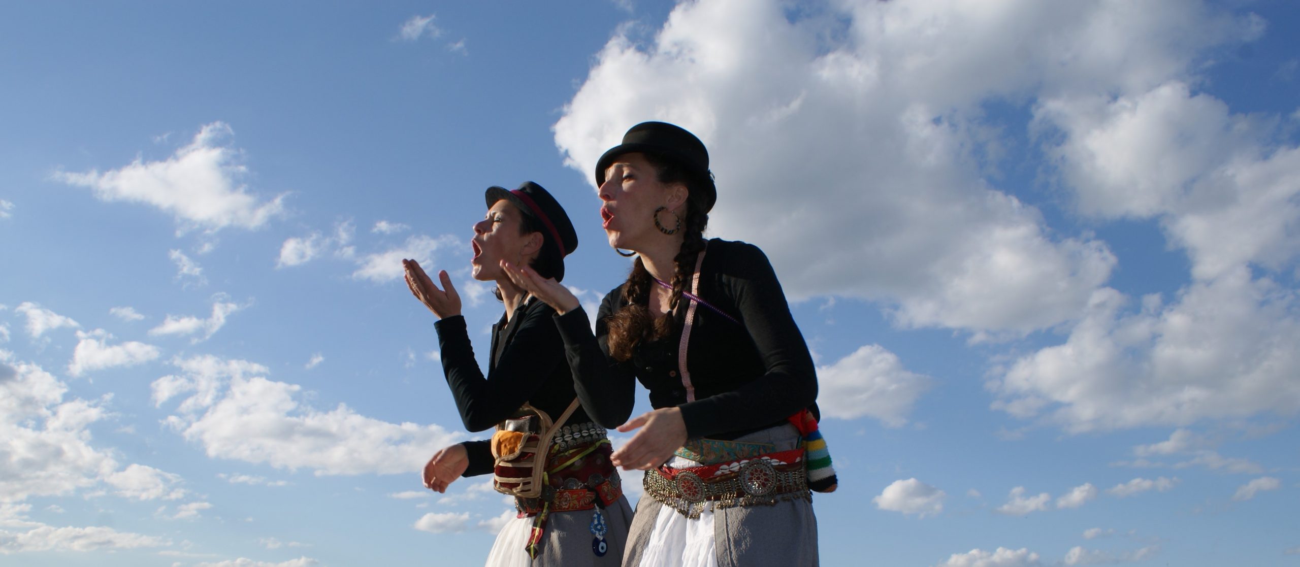 Déambulation musicale Les Soeurs Tartellini "De Bouche à Oreille"