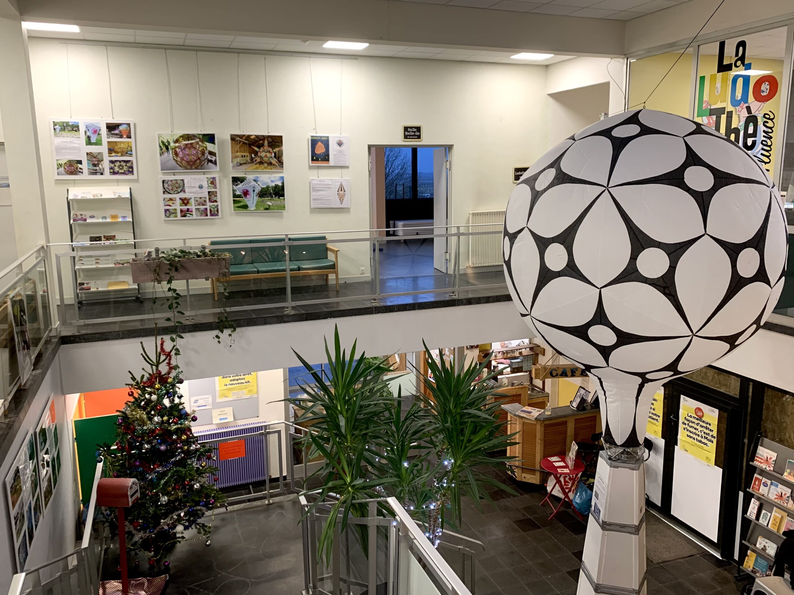 Exposition "La Terre est si petite et nos rêves si grands"