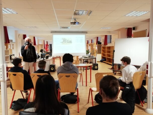 Lire la suite à propos de l’article Projet « La Science sur les planches » au collège du CLeu