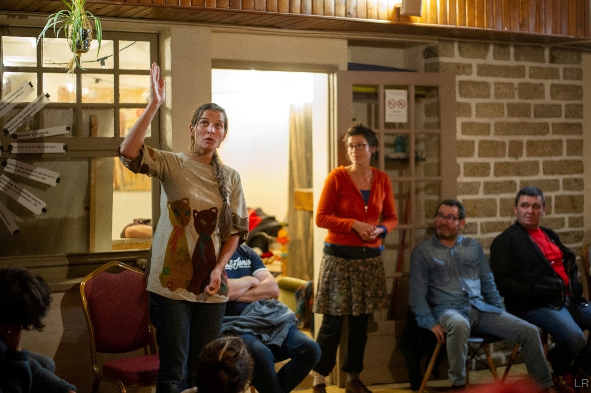 Assemblée de chants et contes