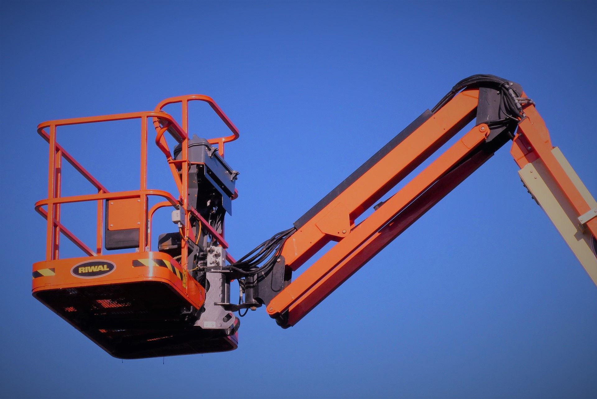 You are currently viewing CACES et autorisation de conduite de plateformes élévatrices mobiles de personnes R484