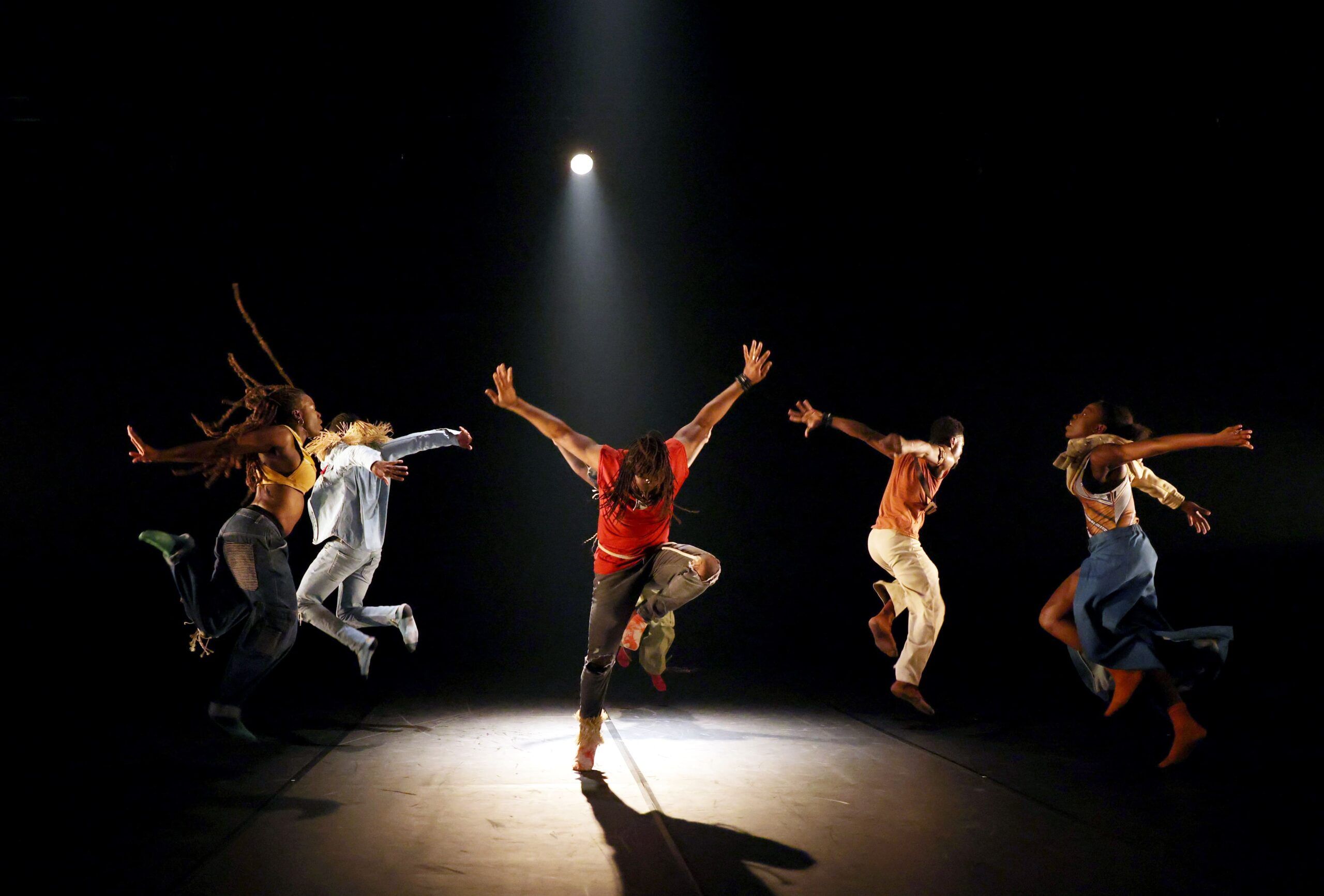 Stage de danses urbaines africaines / Cie par terre
