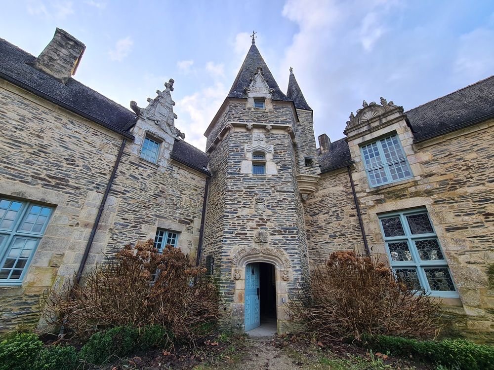 Passez la porte du château endormi