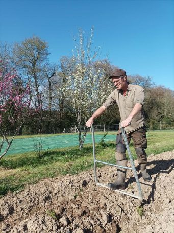 Lire la suite à propos de l’article Guillaume, le jardinier troubadour : « Je voulais m’ancrer dans la terre »