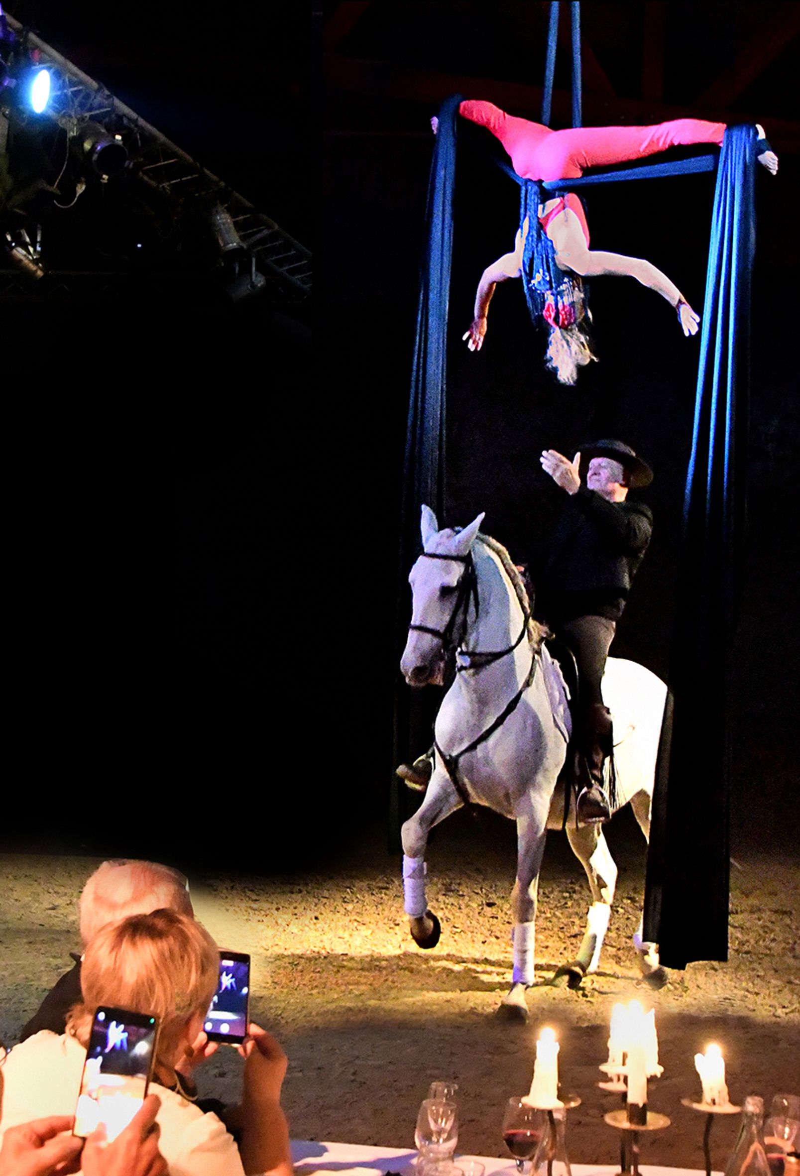 Les chevaux dansent à la bodega - Cabaret équestre